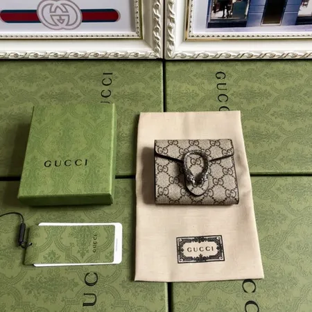 グッチ 折り財布