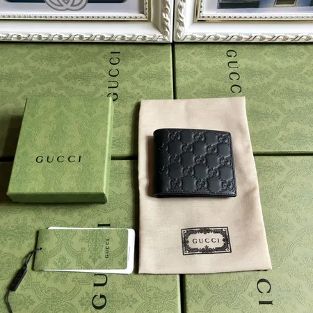 グッチ 折り財布