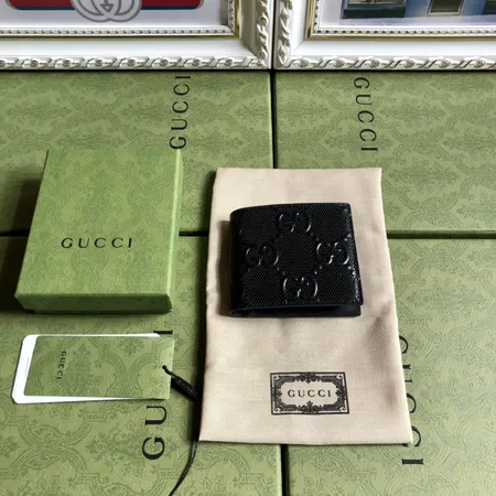 グッチ 折り財布