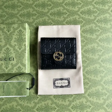 グッチ 折り財布