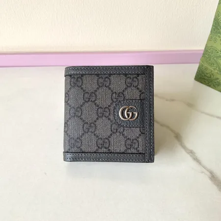 グッチ 折り財布
