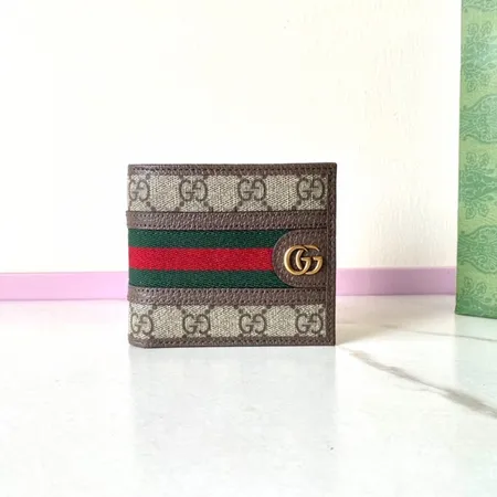 グッチ 折り財布