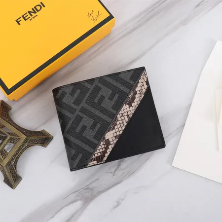 フェンディ 折り財布