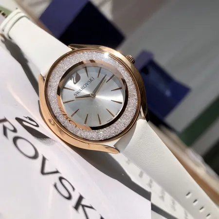 スワロフスキー 腕時計