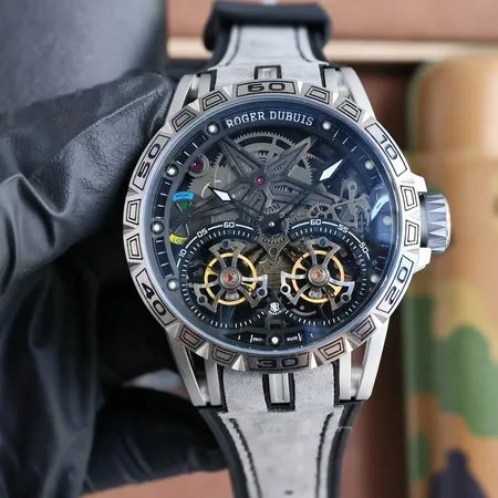 ロジェ・デュブイ 腕時計