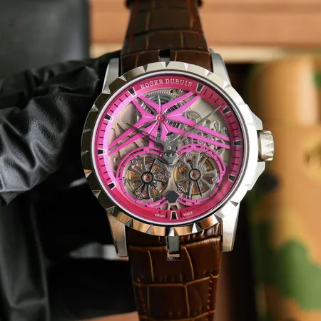 ロジェ・デュブイ 腕時計