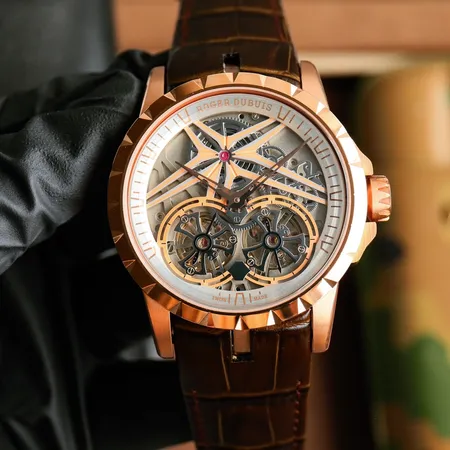 ロジェ・デュブイ 腕時計