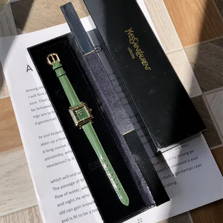 イブサンローラン 腕時計