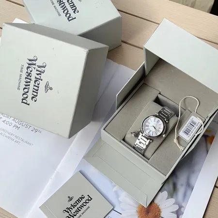 ヴィヴィアン・ウエストウッド 腕時計