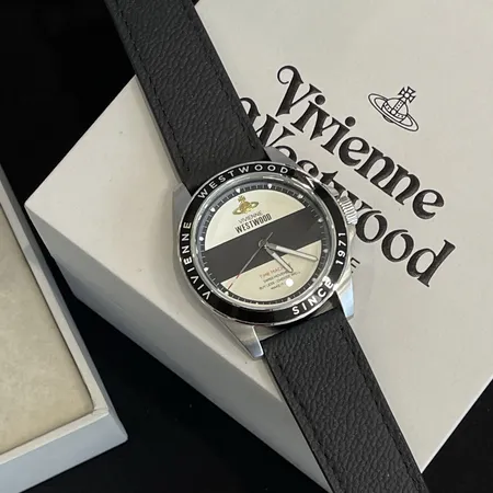 ヴィヴィアン・ウエストウッド 腕時計
