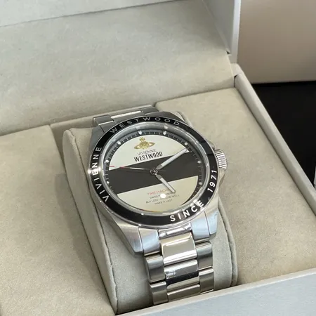 ヴィヴィアン・ウエストウッド 腕時計