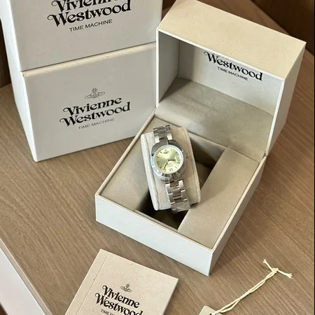 ヴィヴィアン・ウエストウッド 腕時計