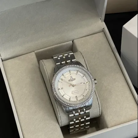 ヴィヴィアン・ウエストウッド 腕時計