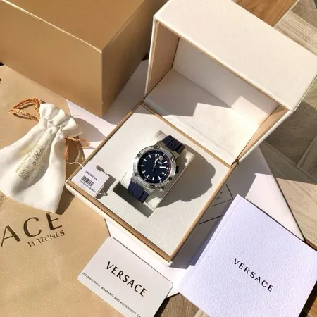 ヴェルサーチ 腕時計