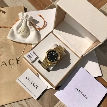 ヴェルサーチ 腕時計