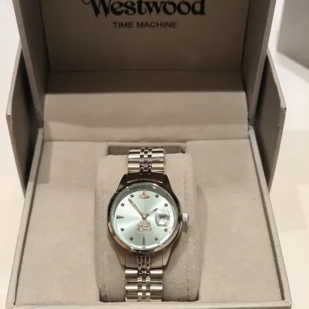 ヴィヴィアン・ウエストウッド 腕時計