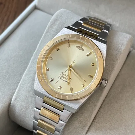 ヴィヴィアン・ウエストウッド 腕時計