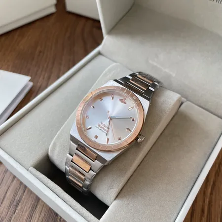 ヴィヴィアン・ウエストウッド 腕時計