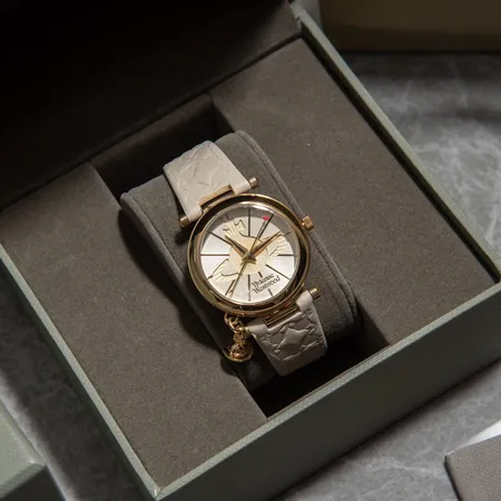 ヴィヴィアン・ウエストウッド 腕時計