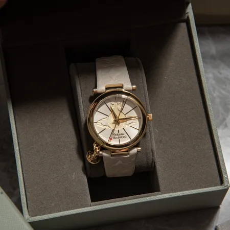 ヴィヴィアン・ウエストウッド 腕時計