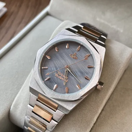 ヴィヴィアン・ウエストウッド 腕時計