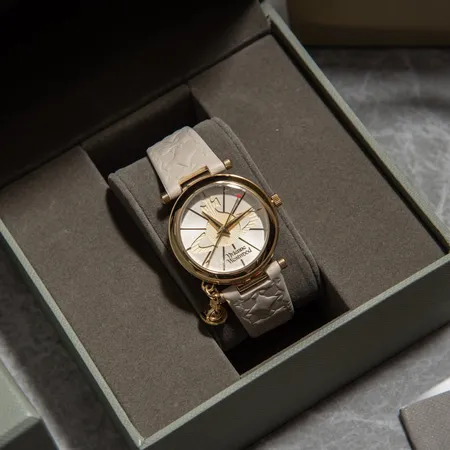 ヴィヴィアン・ウエストウッド 腕時計