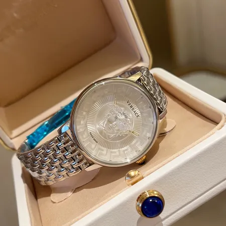 ヴェルサーチ 腕時計