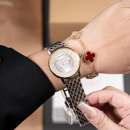 ヴェルサーチ 腕時計