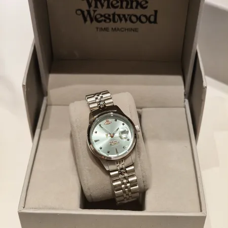 ヴィヴィアン・ウエストウッド 腕時計