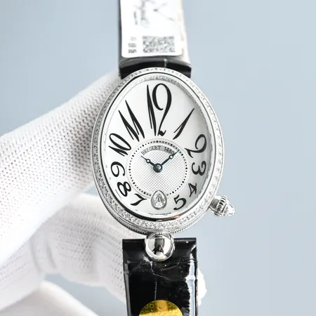 ロジェ・デュブイ 腕時計