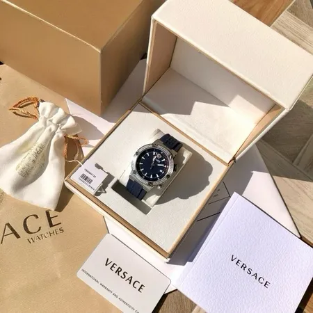 ヴェルサーチ 腕時計