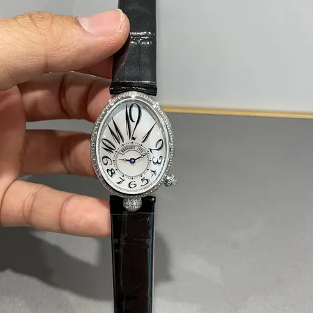 ロジェ・デュブイ 腕時計