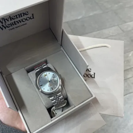 ヴィヴィアン・ウエストウッド 腕時計