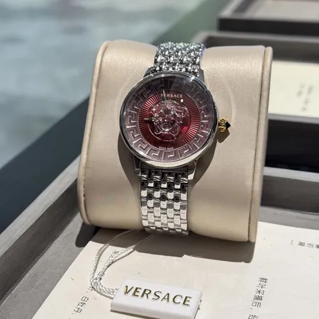 ヴェルサーチ 腕時計