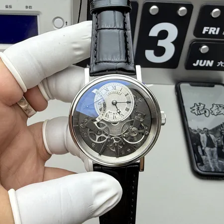 ロジェ・デュブイ 腕時計