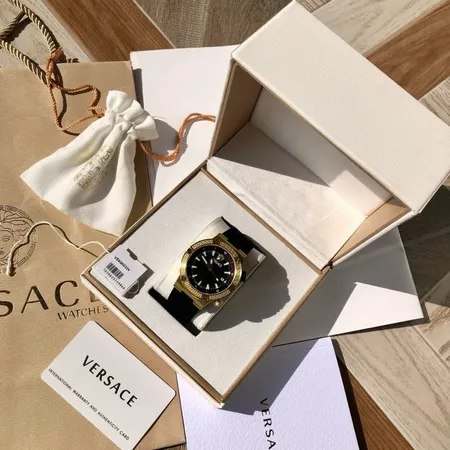 ヴェルサーチ 腕時計