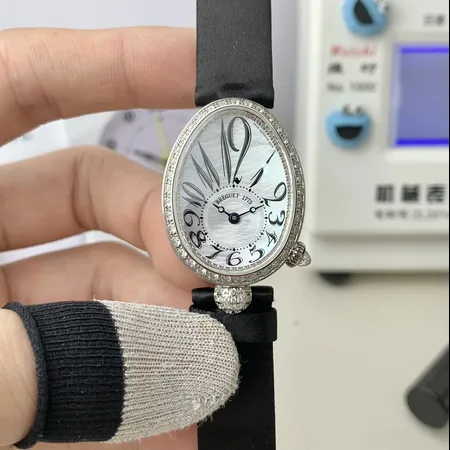 ロジェ・デュブイ 腕時計