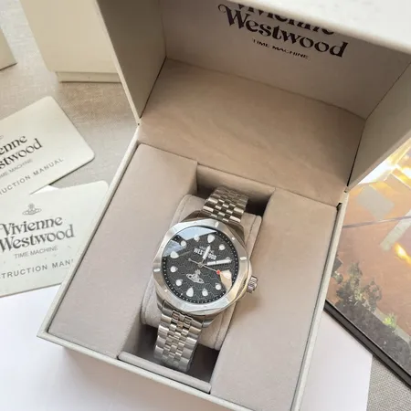 ヴィヴィアン・ウエストウッド 腕時計