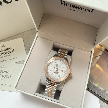 ヴィヴィアン・ウエストウッド 腕時計