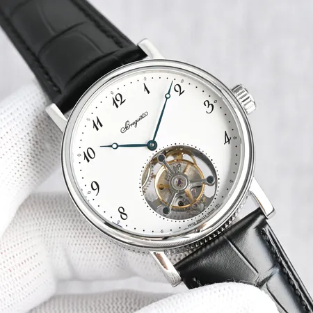 ロジェ・デュブイ 腕時計