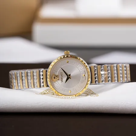 ヴェルサーチ 腕時計