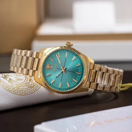 ヴェルサーチ 腕時計