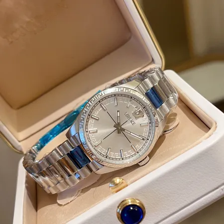 ヴェルサーチ 腕時計