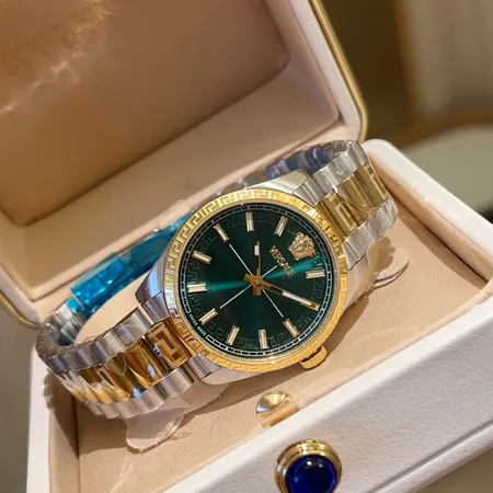 ヴェルサーチ 腕時計