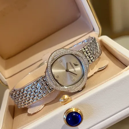 スワロフスキー 腕時計