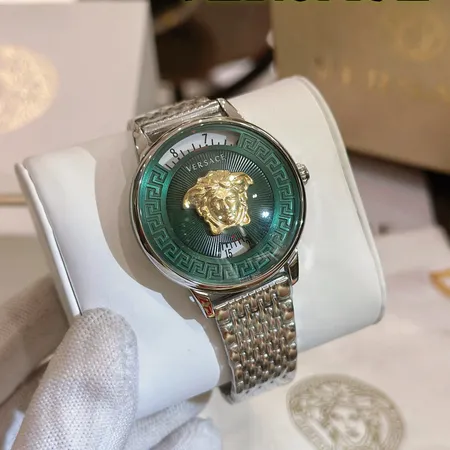 ヴェルサーチ 腕時計