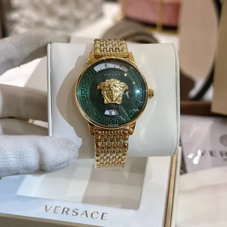 ヴェルサーチ 腕時計