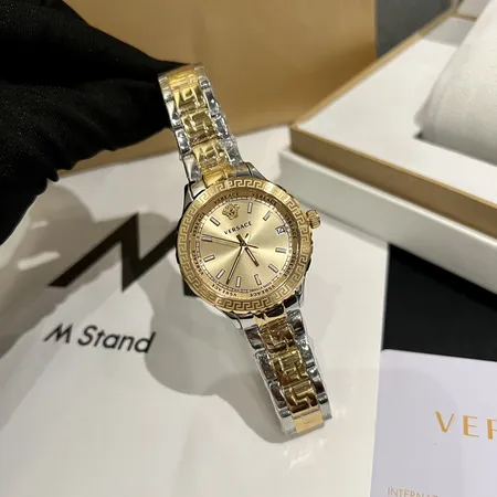 ヴェルサーチ 腕時計