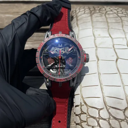 ロジェ・デュブイ 腕時計