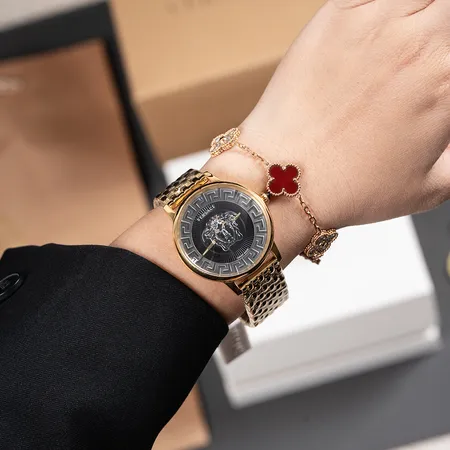 ヴェルサーチ 腕時計